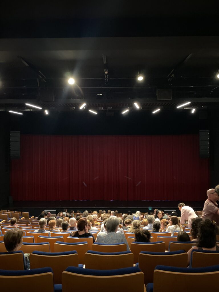 LES INSCRIPTIONS AUX ATELIERS THÉÂTRE 2026/2027 SONT OUVERTES!